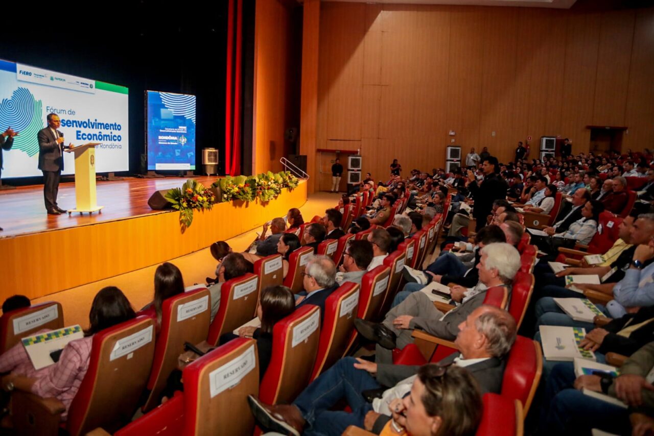 PGE-RO participa de Fórum Estadual de Desenvolvimento Econômico.