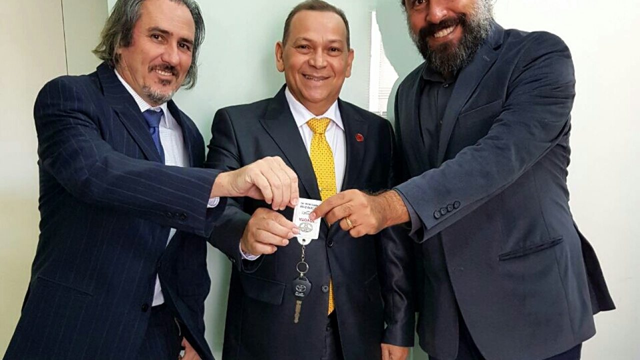 Procurador Geral entrega carro novo a procuradoria de Brasilia