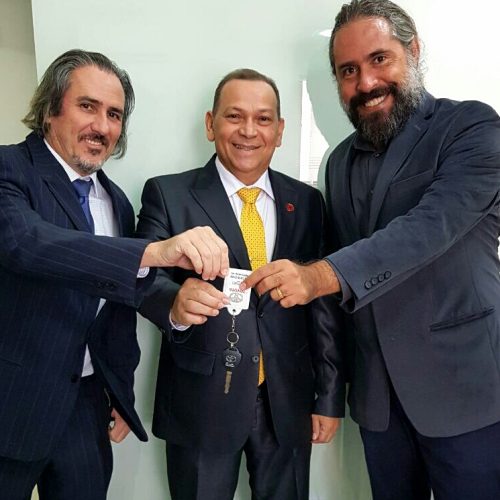 Procurador Geral entrega carro novo a procuradoria de Brasilia