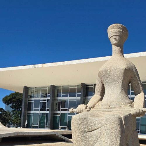 PGE-RO garante eficiência na saúde pública aplicando regras do STF.