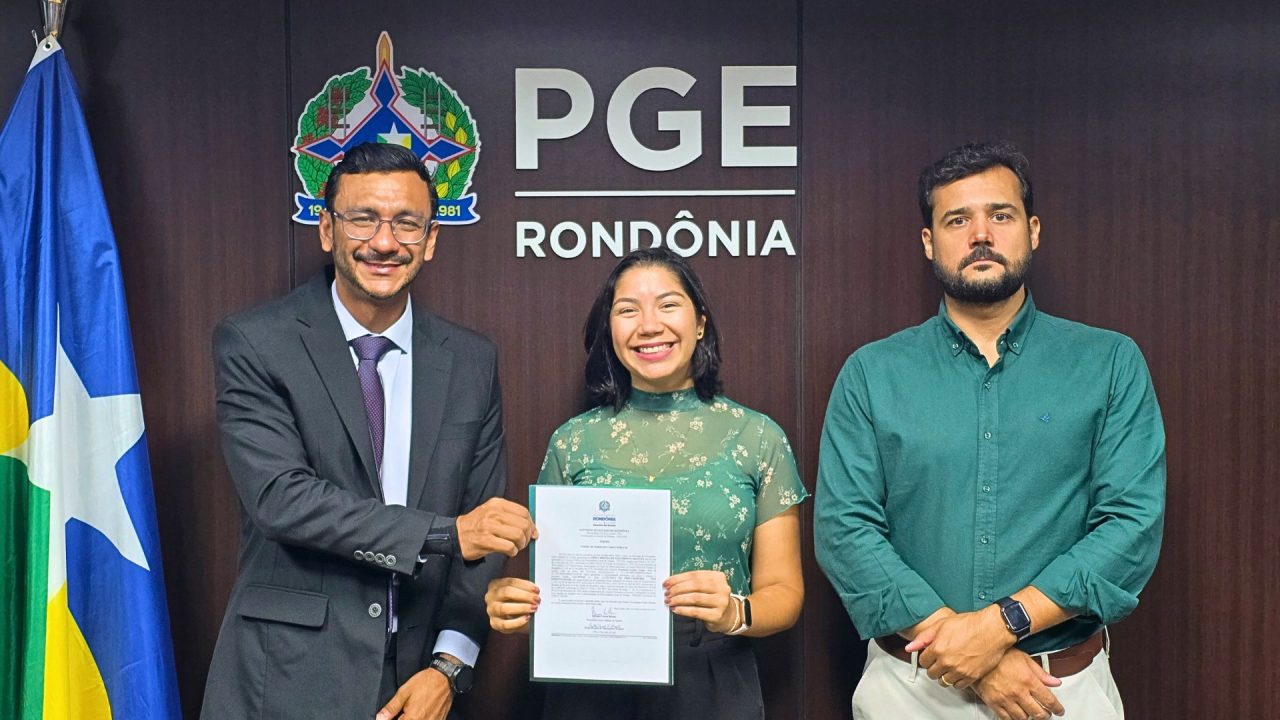 Nova servidora toma posse e reforça equipe técnica da PGE-RO.