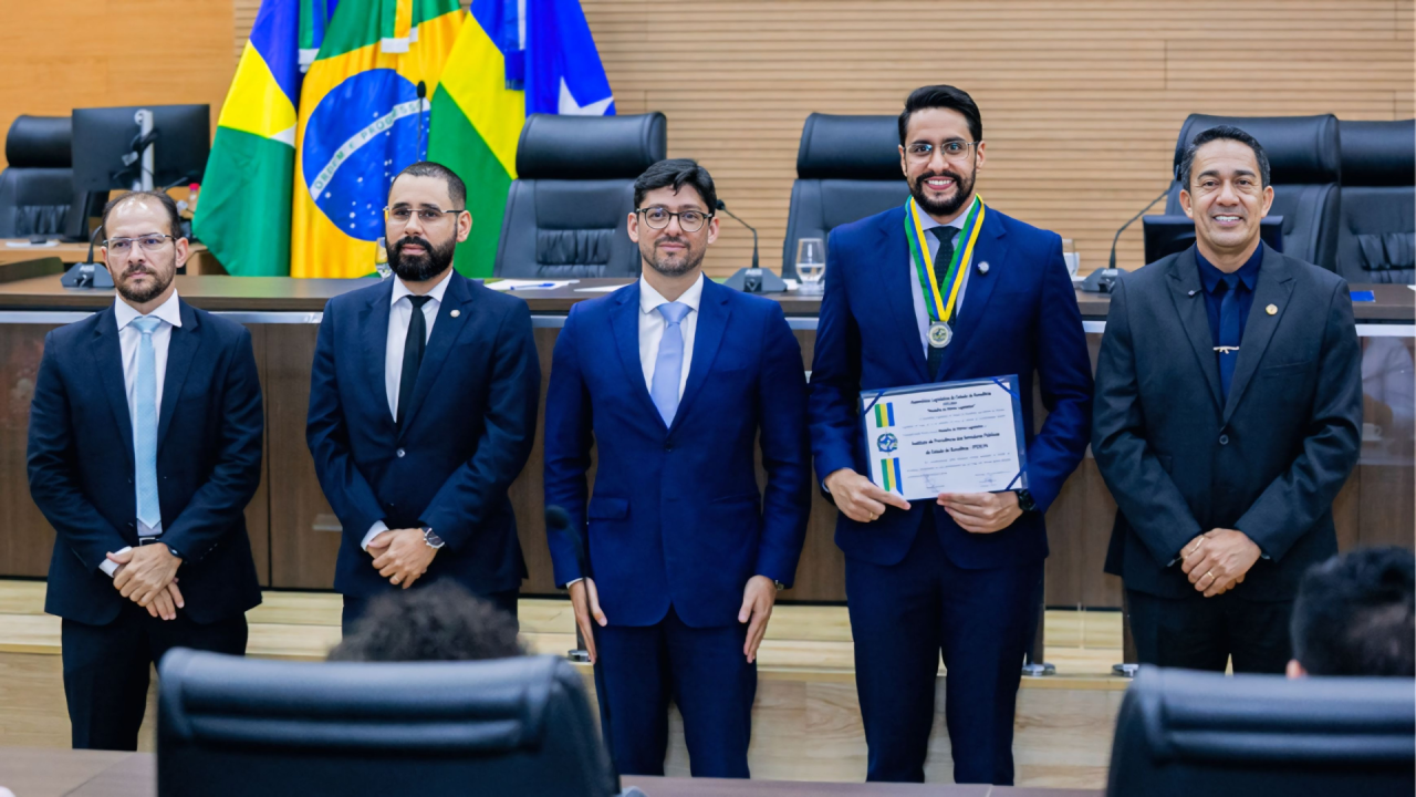 PGE-RO participa de solenidade do IPERON homenageado com a Medalha do Mérito Legislativo