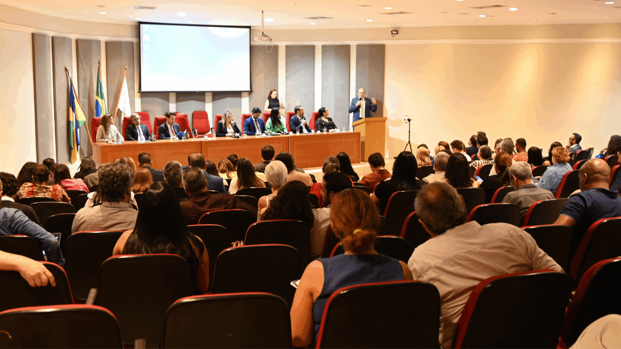 PGE-RO participa do lançamento do Manual de Uso de IA 