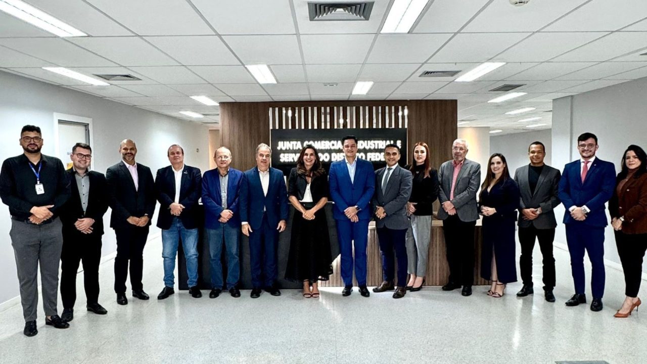 PGE-RO conhece boas práticas em visita técnica à Junta Comercial do DF