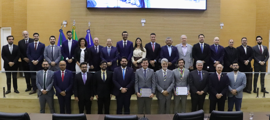 PGE-RO participa de sessão solene de entrega de honrarias a Procuradores na ALE-RO