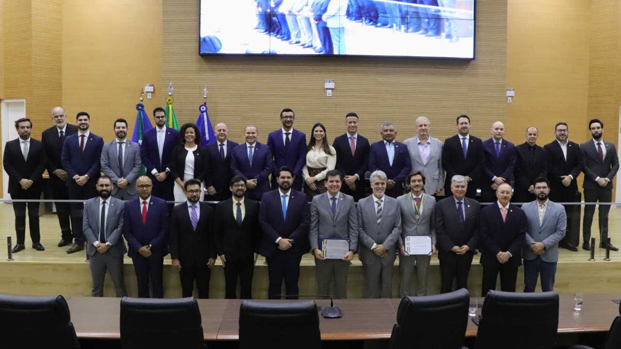 PGE-RO participa de sessão solene de entrega de honrarias a Procuradores na ALE-RO