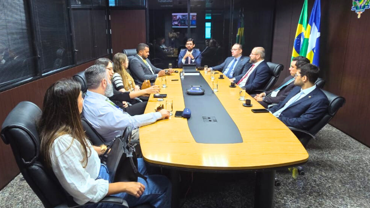Atuação fiscal é tema de reunião técnica na PGE-RO, com foco em eficiência e recuperação de ativos.
