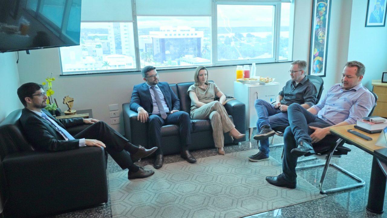 Membros do Comitê Interinstitucional de Recuperação de Ativos (CIRA) se reúnem na PGE.