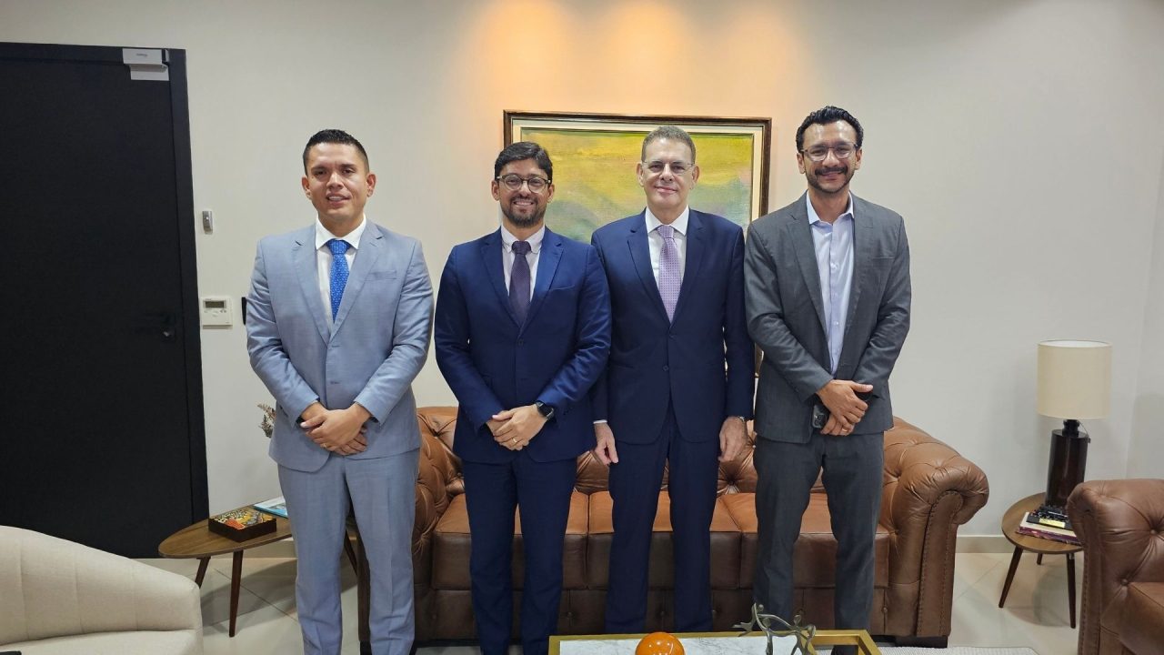 Integração institucional orienta visita da PGE-RO ao presidente do TJ/RO.