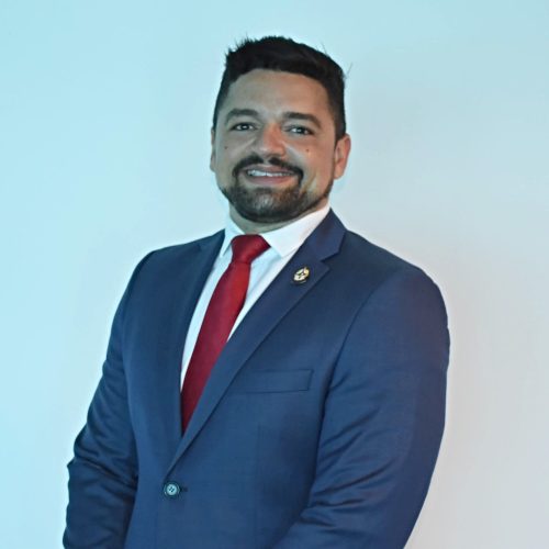Artur Leandro Veloso de Souza: competência e dinamismo em prol da PGE.