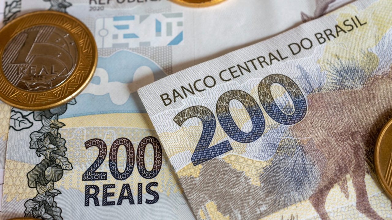 Vitória da PGE garante economia e preserva recursos para a população.
