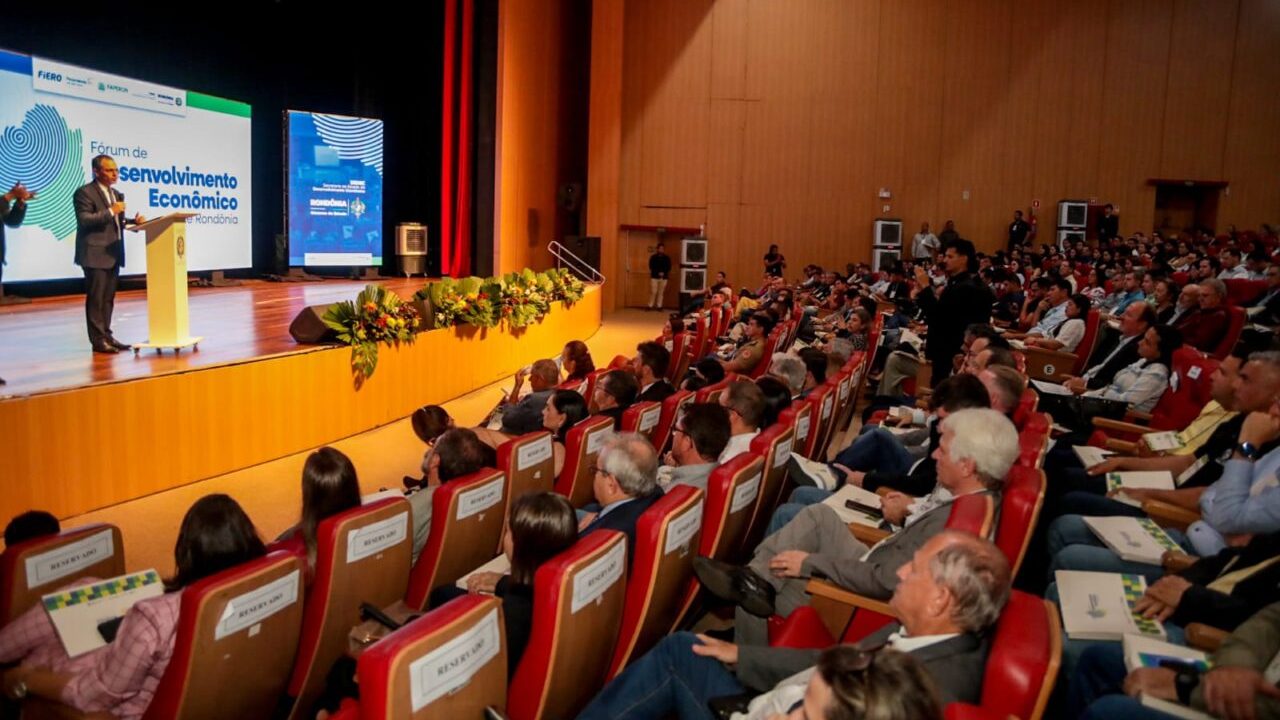 PGE-RO participa de Fórum Estadual de Desenvolvimento Econômico.