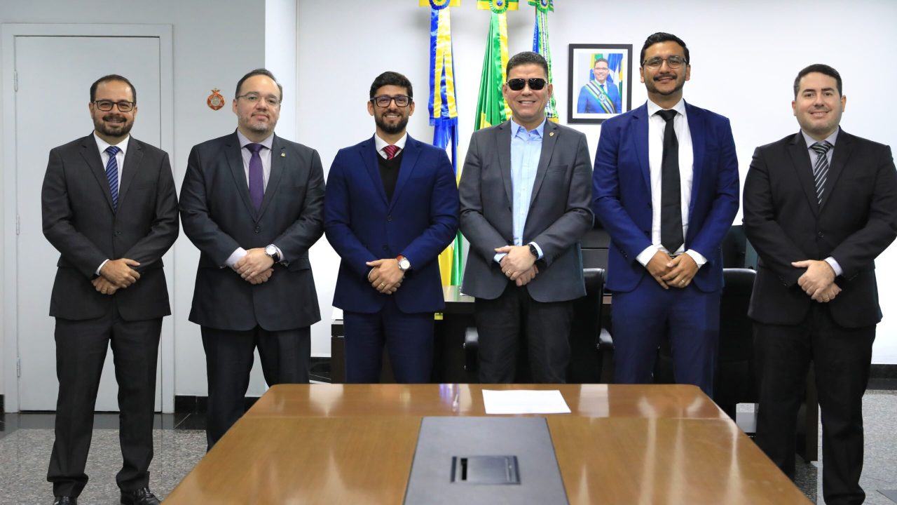 Em ato solene, novo Procurador-Geral do Estado é oficialmente empossado.