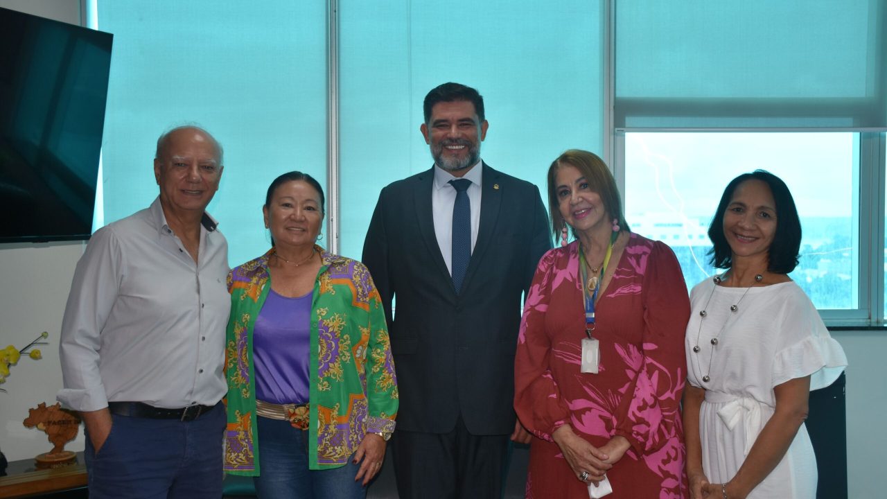 Procurador-Geral recebe visita dos assistentes jurídicos da PGE/RO