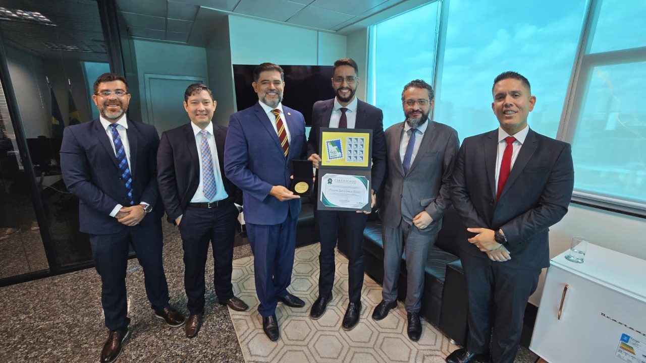 PGE/RO é homenageada com honrarias de 40 anos do IPERON
