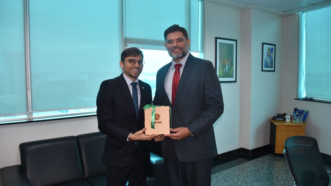PGE/RO recebe visita institucional da DPE/RO