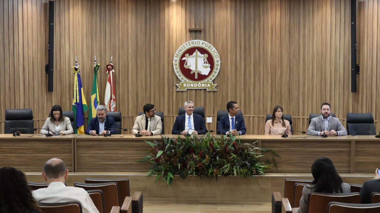 PGE/RO integra a mesa de cerimônia do 1º Encontro do Comitê Interinstitucional de Recuperação de Ativos de Rondônia (CIRA)