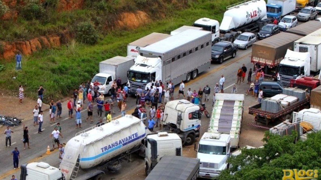 Decisão Judicial determina desbloqueio das distribuidoras de combustíveis e liberação de veículos com alimentos e medicamentos