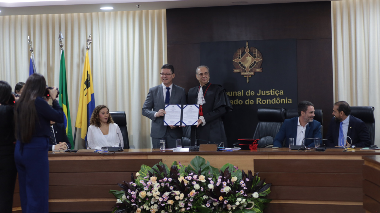 PGE-RO prestigia solenidade que oficializa transmissão interina do Governo ao Presidente do TJRO